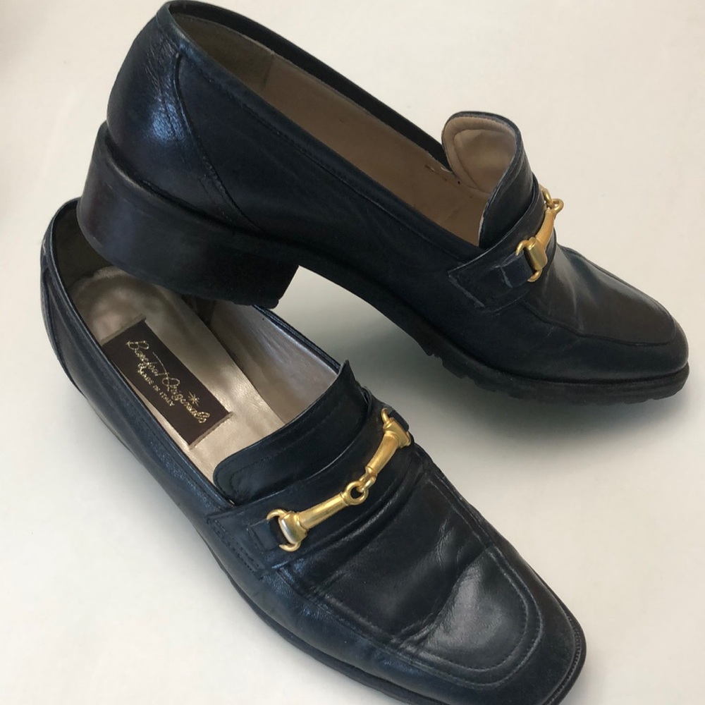 Barefoot Originals ladies size 7 Leather loafer with all weather sole